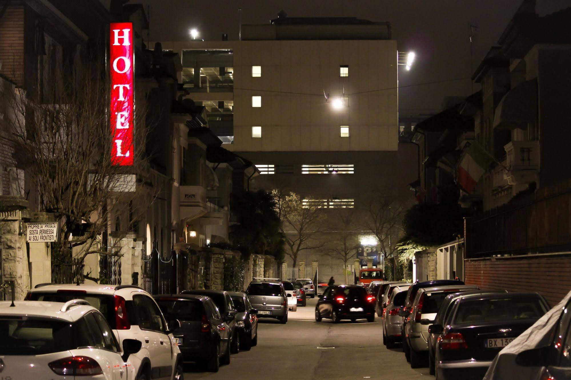 Hotel Rossovino Milano Exterior foto